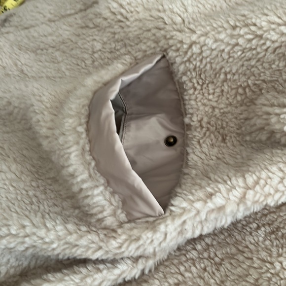 Reversibile Quilted Faux Shearling Jacket in Wet Sand - Picture 5 of 14